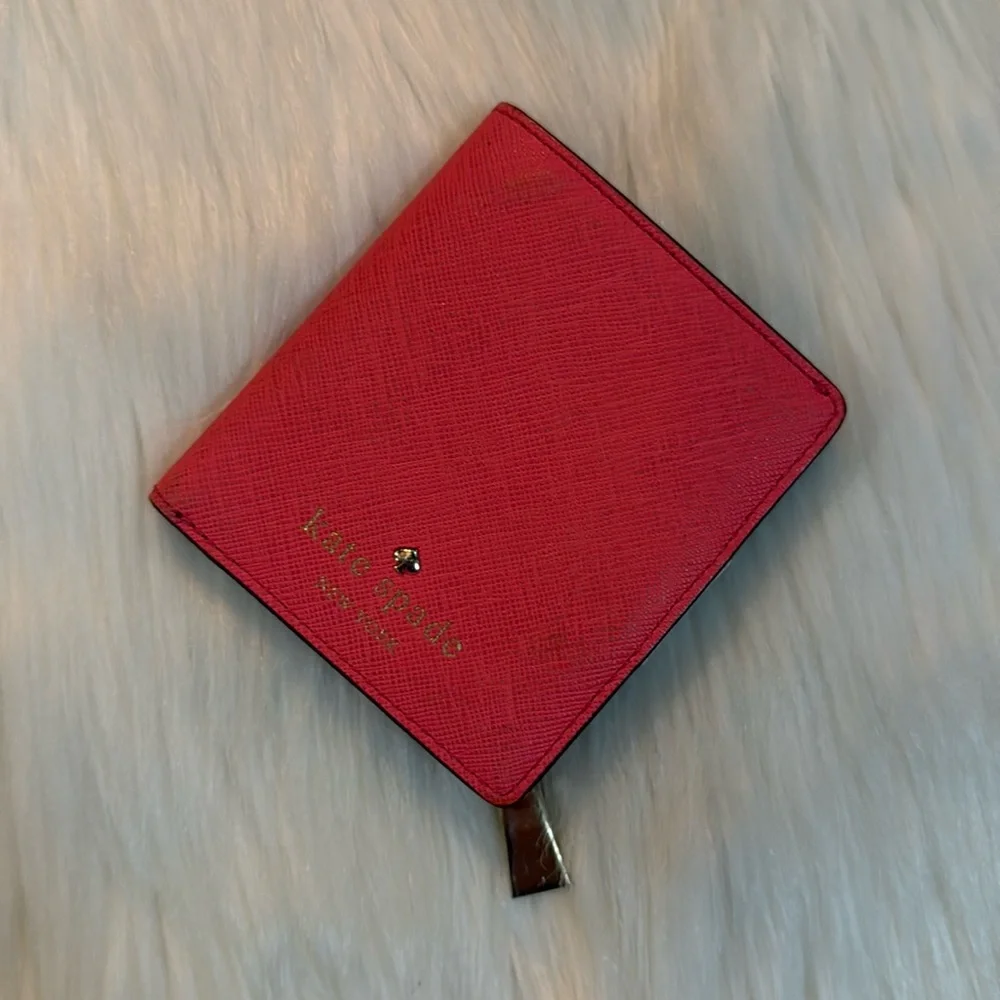 Kate Spade Wallet - Picture 1 of 4
